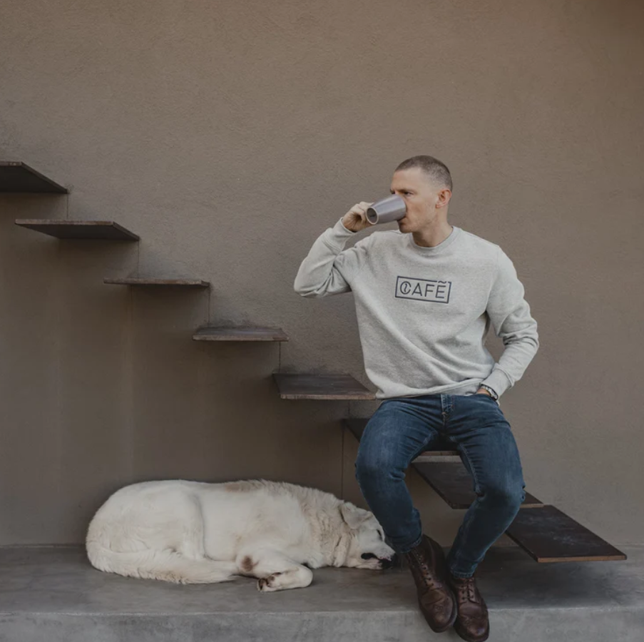 The Café Logo Embroidery Sweater in Grey Melange