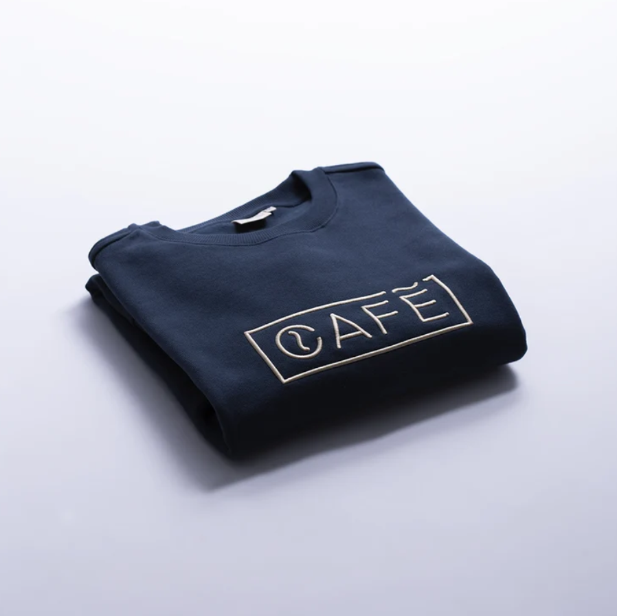 The Café Logo Embroidery Sweater in Navy