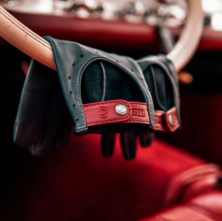 IWC x CAFÉ Driving Gloves Antracita