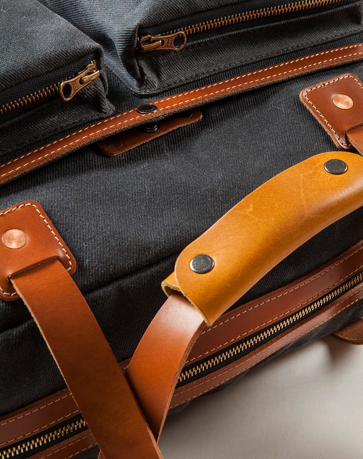 48H Travel Bag Charcoal & Roasted